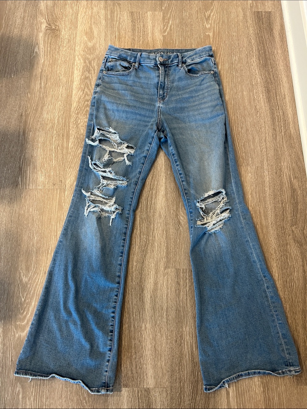 American Eagle Outfitters - Distressed Curvy Super High-Rise Flare Jeans